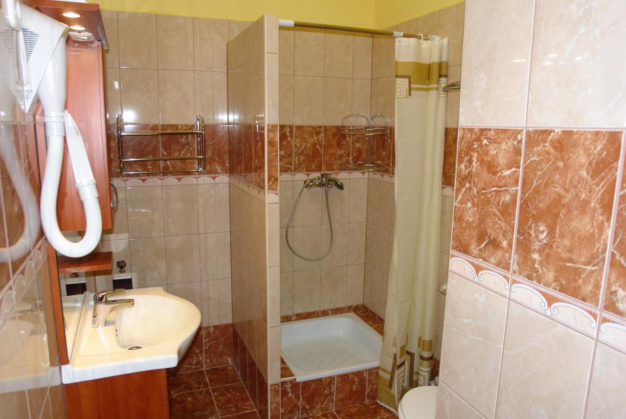 Holdlux Apartmanok Sárvár Exterior foto
